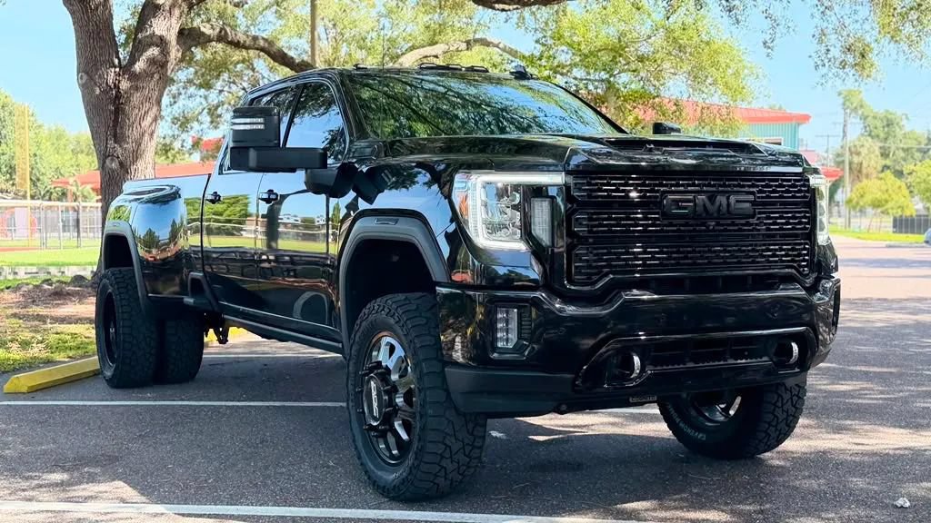 Used 2023 GMC Sierra 3500 Denali w/ Denali Ultimate Package AWD/4WD image 5