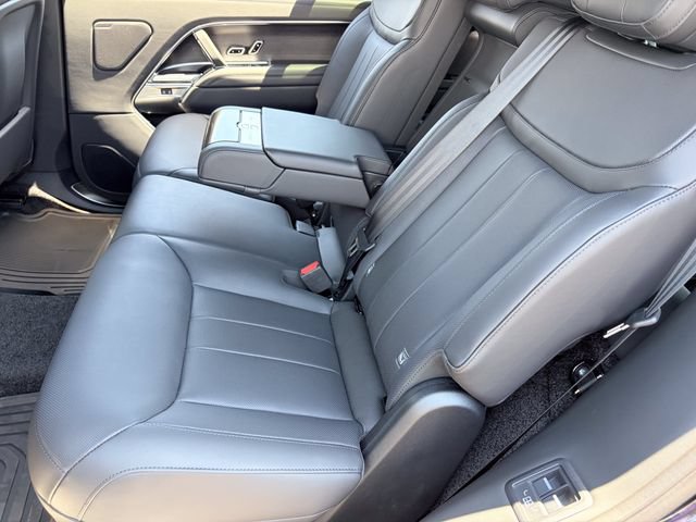 New 2026 Land Rover Range Rover Long Wheelbase SE AWD/4WD image 16