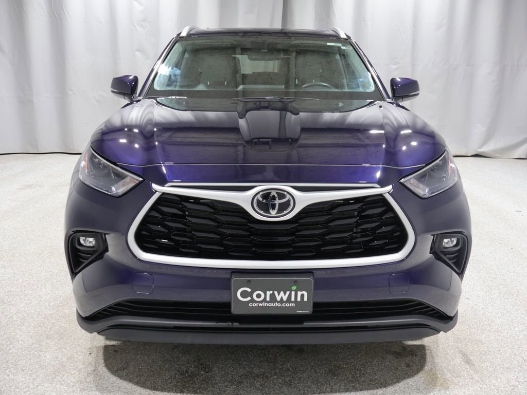 Used 2023 Toyota Highlander XLE image 8