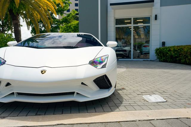 Used 2018 Lamborghini Aventador S AWD/4WD image 8