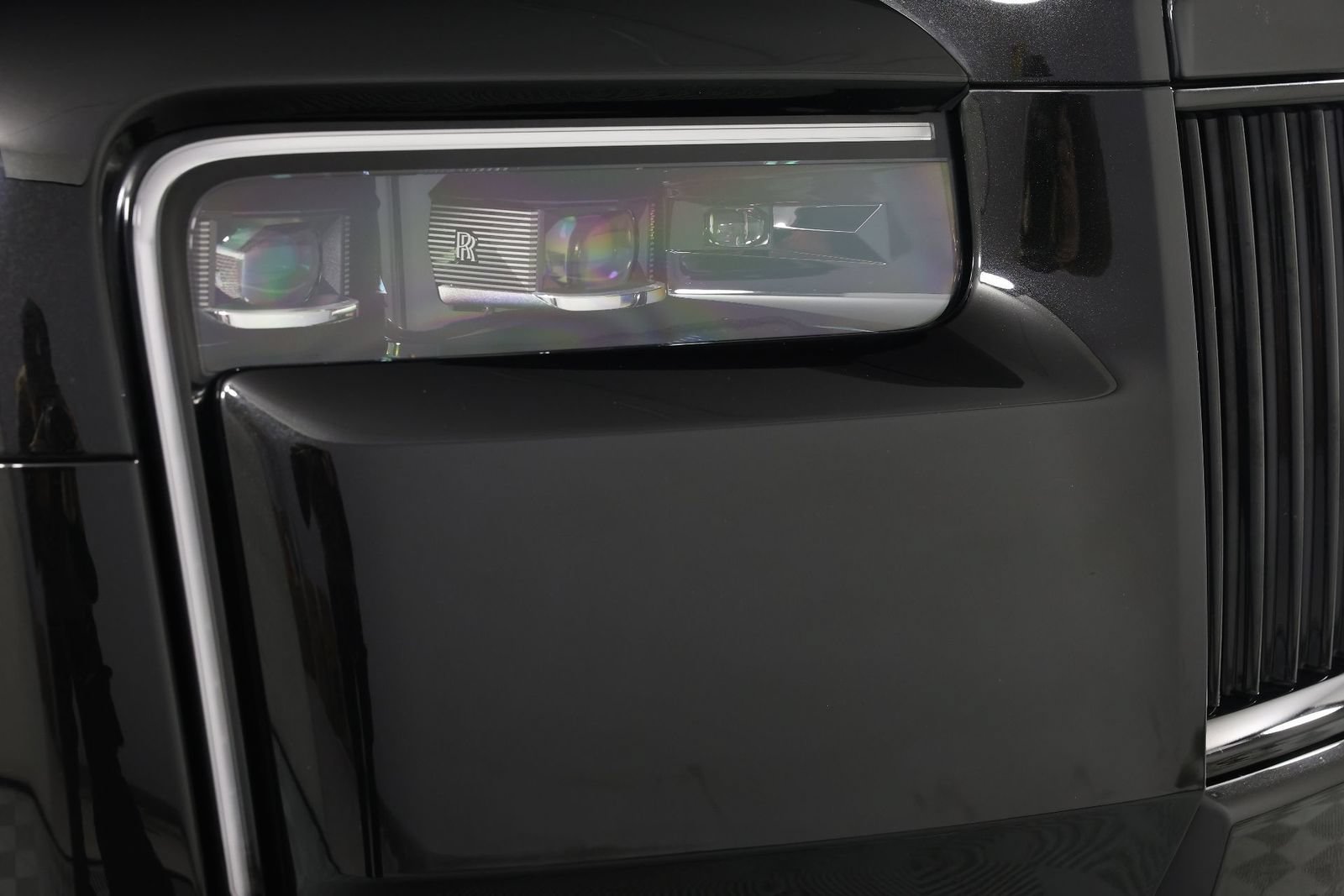 Certified 2025 Rolls-Royce Cullinan AWD/4WD image 30