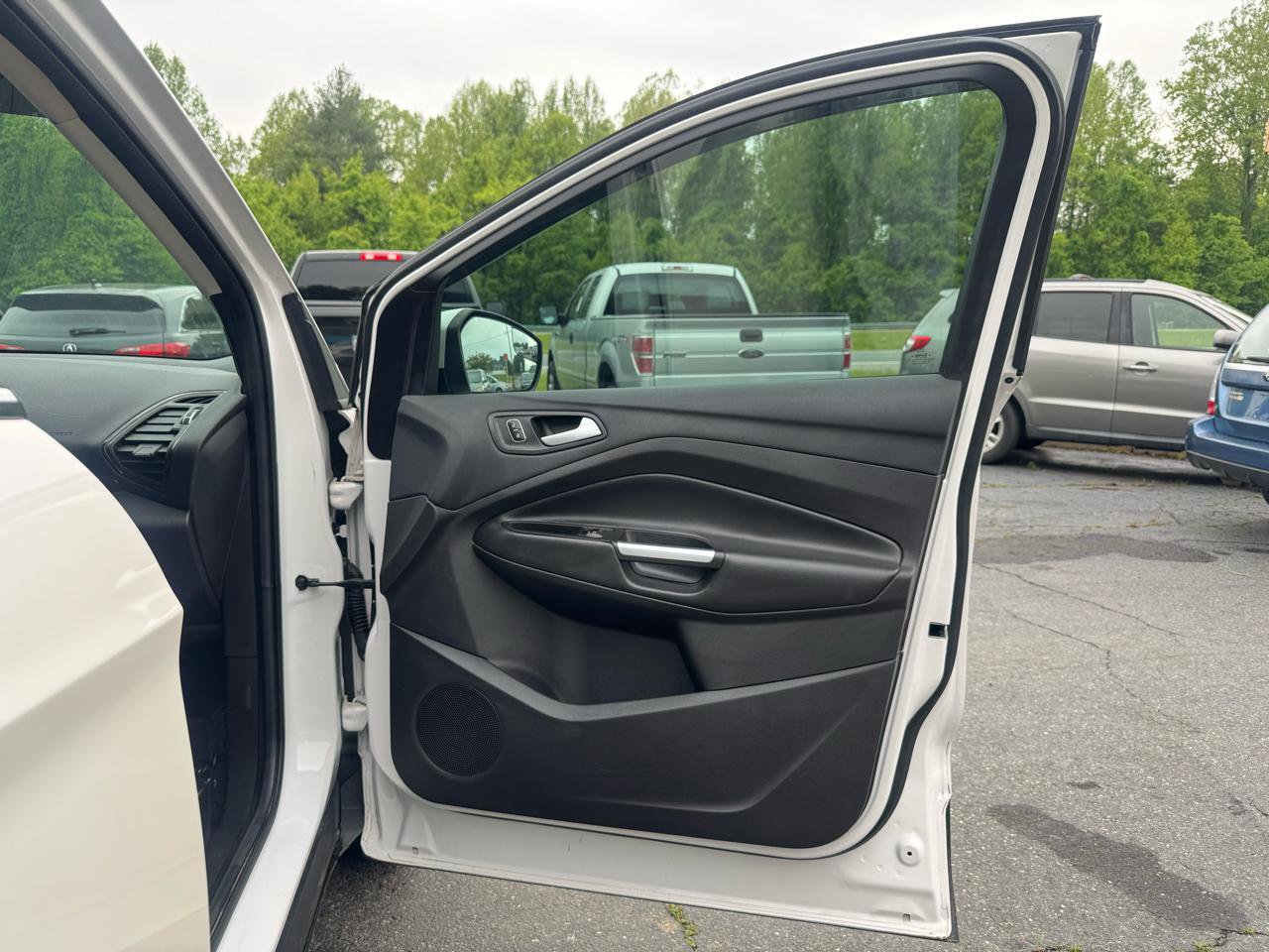 Used 2018 Ford Escape Titanium AWD/4WD image 13
