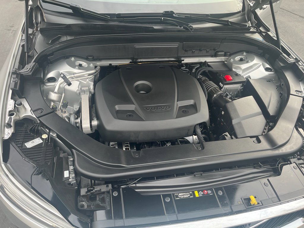 Used 2020 Volvo XC60 T6 Momentum image 15
