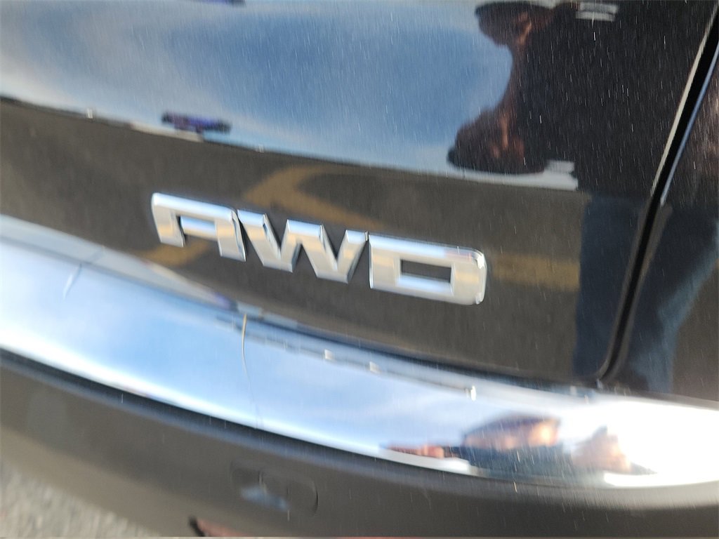 Used 2011 GMC Acadia SLT w/ LPO, 'HIT The Road' Package image 16