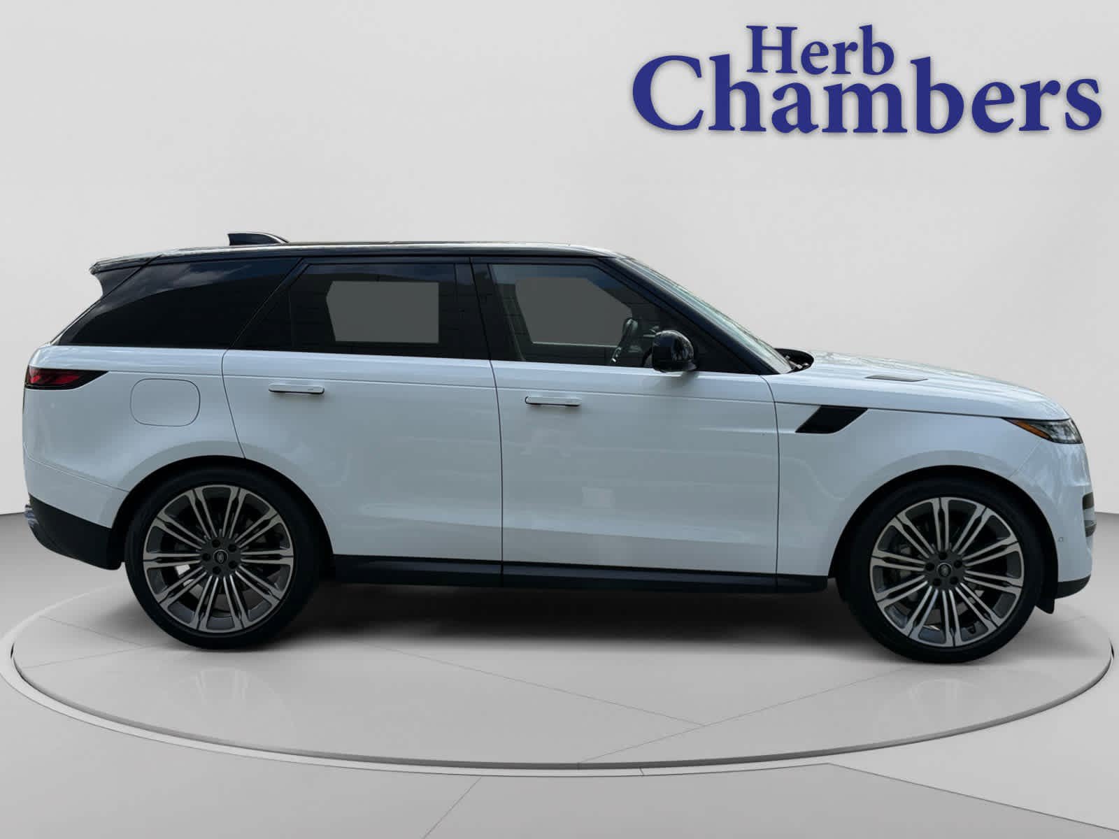 Used 2024 Land Rover Range Rover Sport SE AWD/4WD image 5