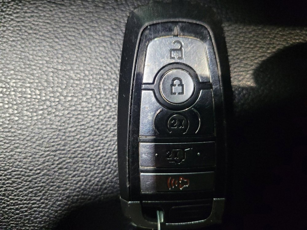 Used 2021 Ford Explorer Limited w/ Equipment Group 301A image 32