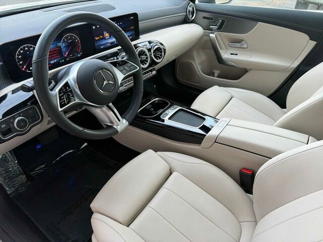 Certified 2025 Mercedes-Benz CLA 250 4MATIC image 11