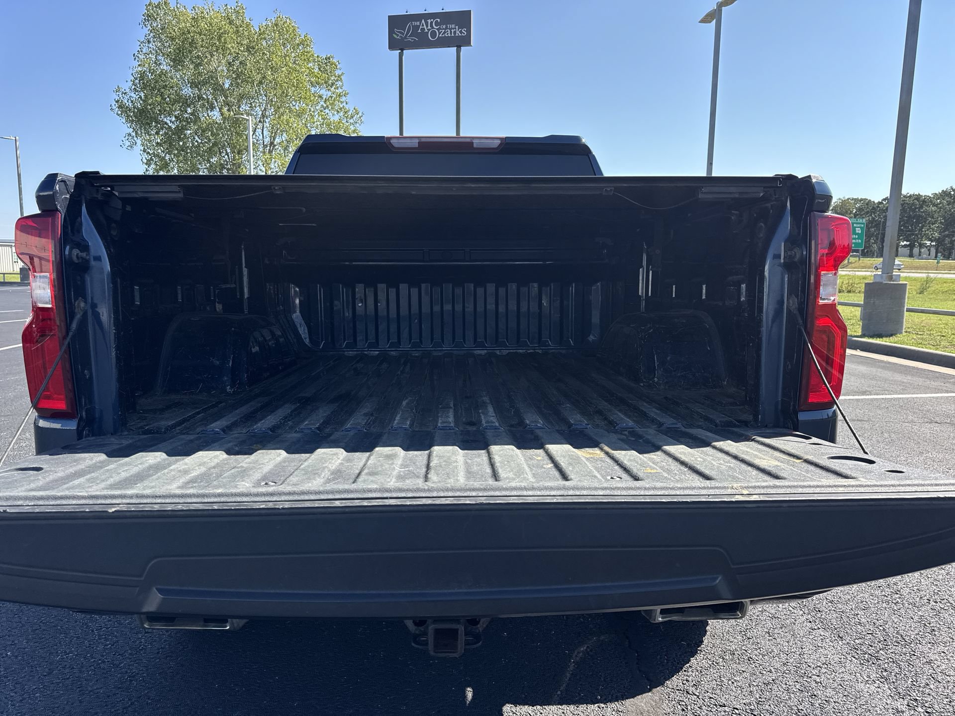 Certified 2021 Chevrolet Silverado 1500 LT Trail Boss w/ LPO, Dark Essentials Package AWD/4WD image 23
