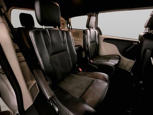 Used 2019 Dodge Grand Caravan SXT FWD image 27