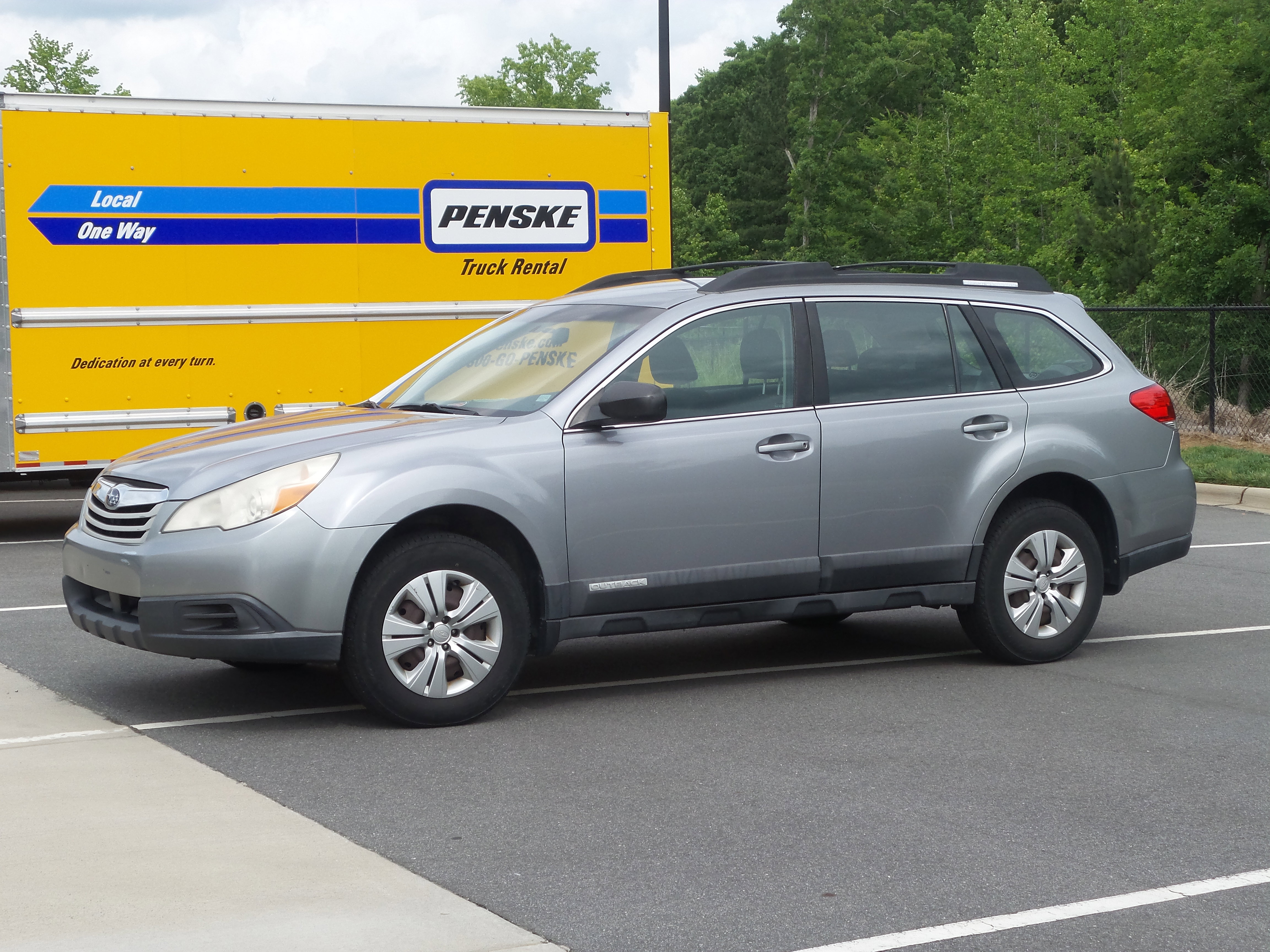 Used 2010 Subaru Outback 2.5i image 1