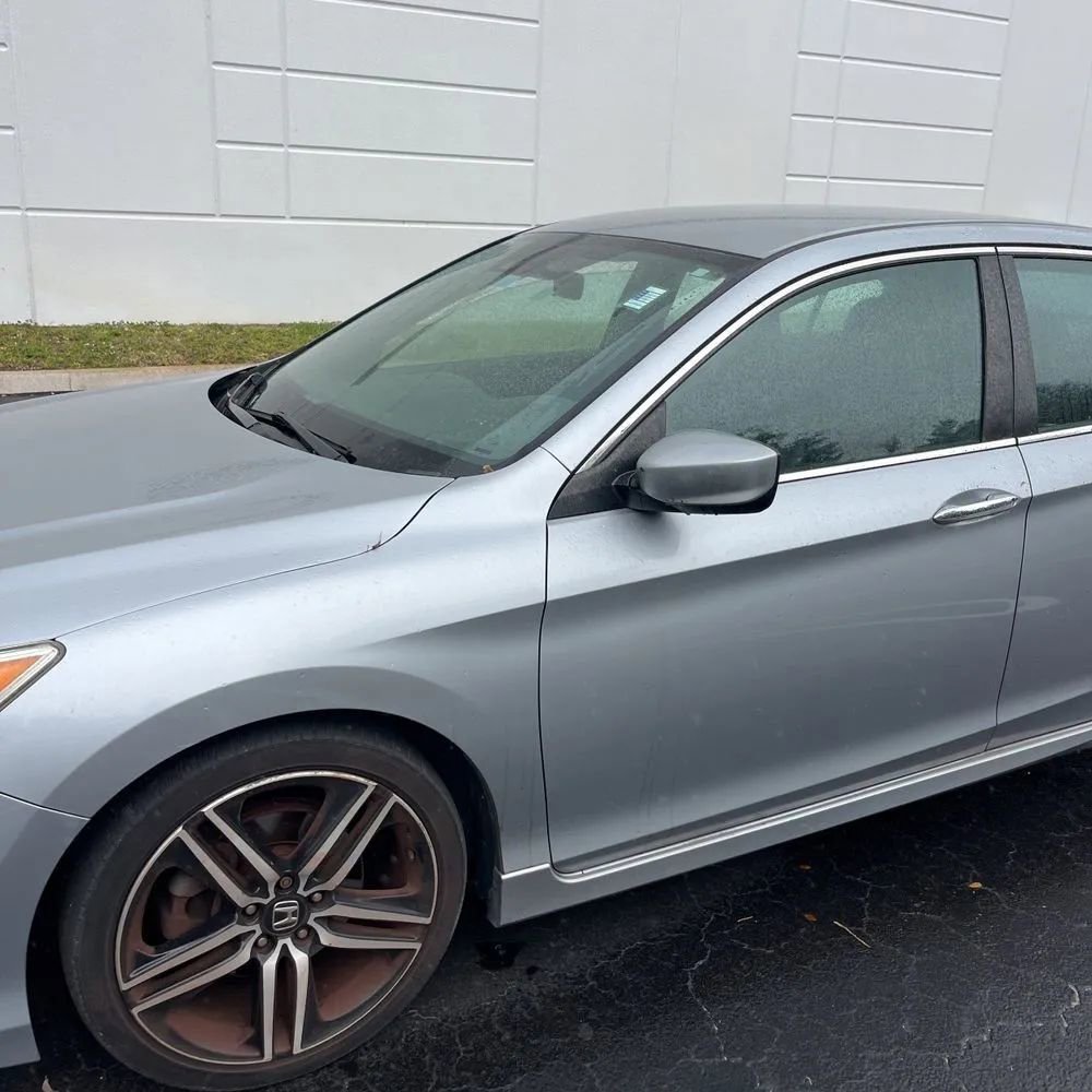 Used 2017 Honda Accord Sport image 2