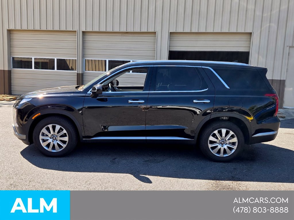 Used 2025 Hyundai Palisade SEL FWD image 2