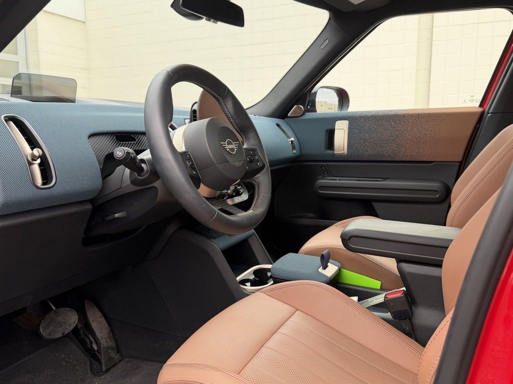 Used 2025 MINI Cooper Countryman SE w/ Comfort Package Max image 4