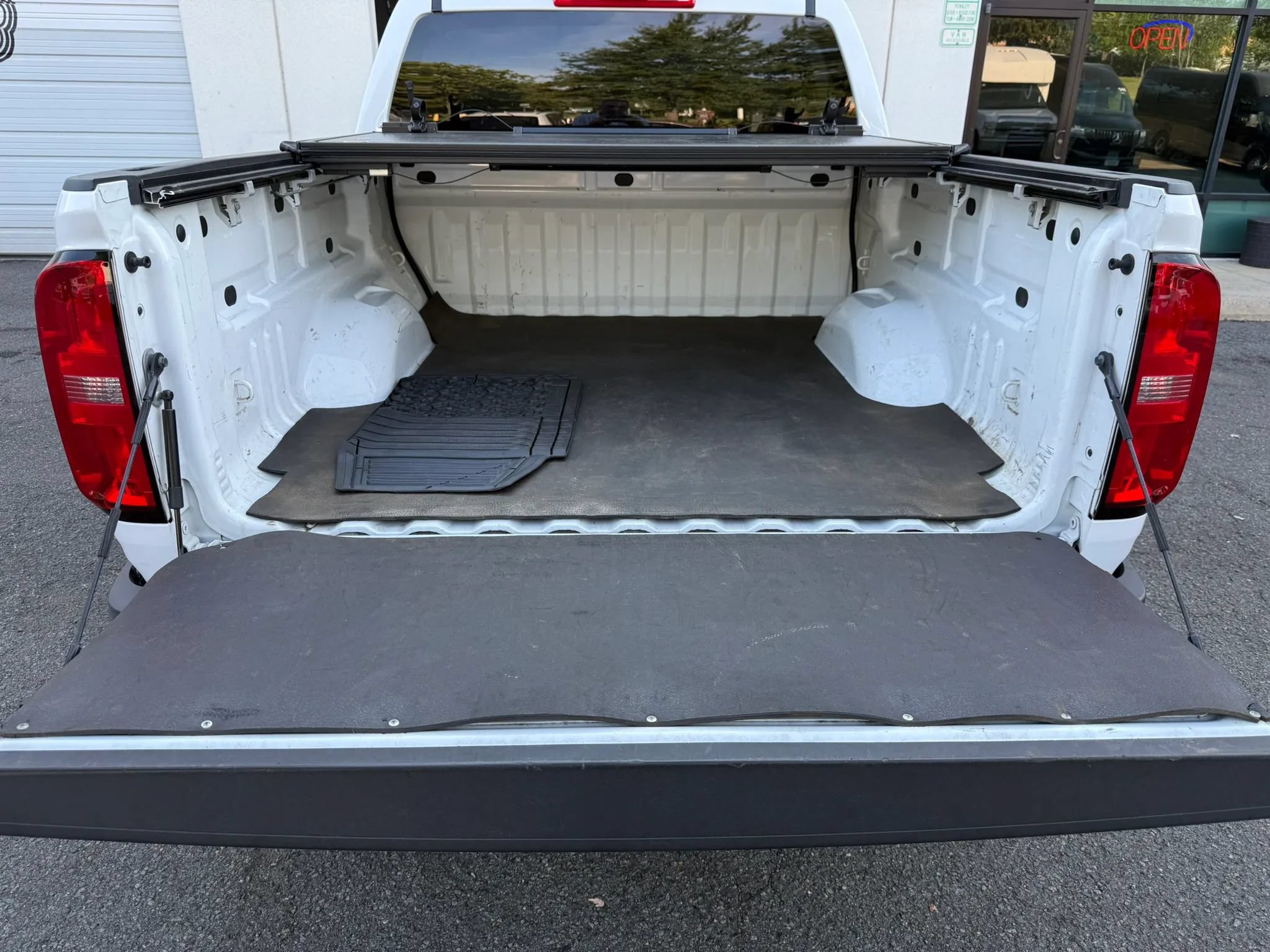 Used 2019 Chevrolet Colorado W/T RWD image 20
