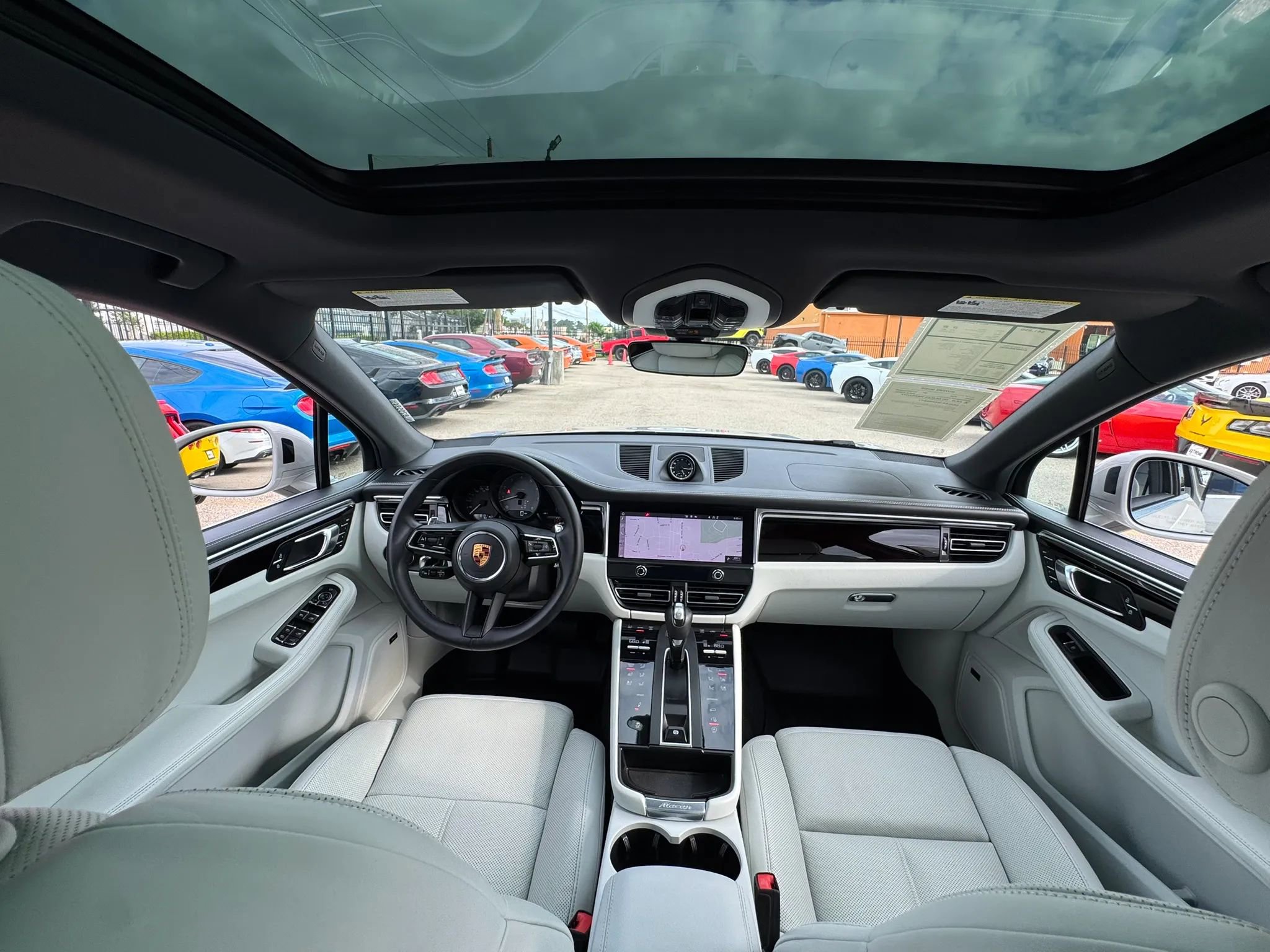 Used 2022 Porsche Macan S w/ Premium Package Plus AWD/4WD image 35