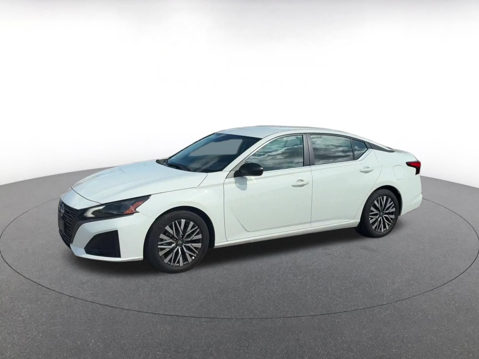 Used 2026 Nissan Altima 2.5 SV FWD image 7