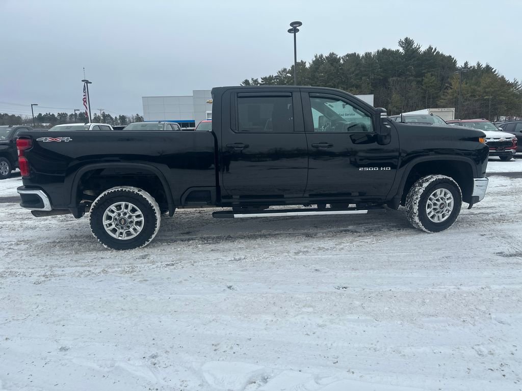 Used 2023 Chevrolet Silverado 2500 LT AWD/4WD image 4