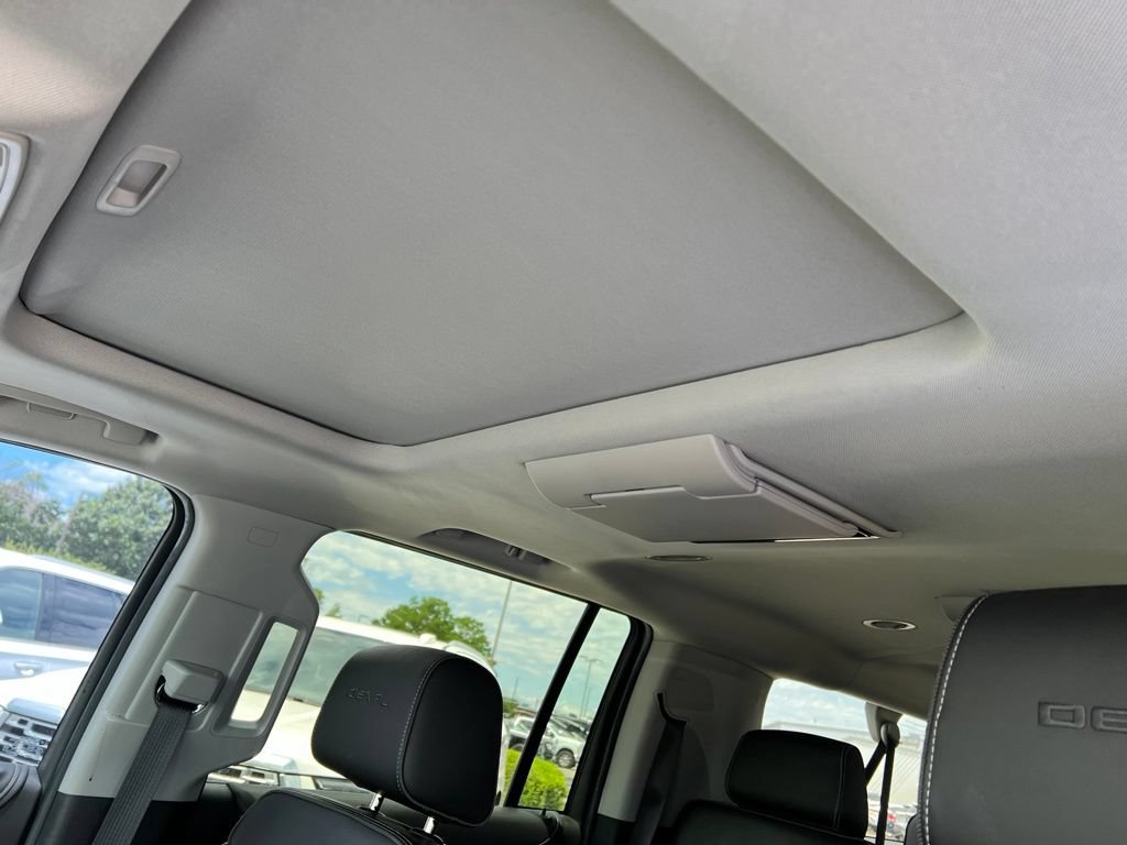 Used 2019 GMC Yukon XL Denali w/ Denali Ultimate Package AWD/4WD image 5