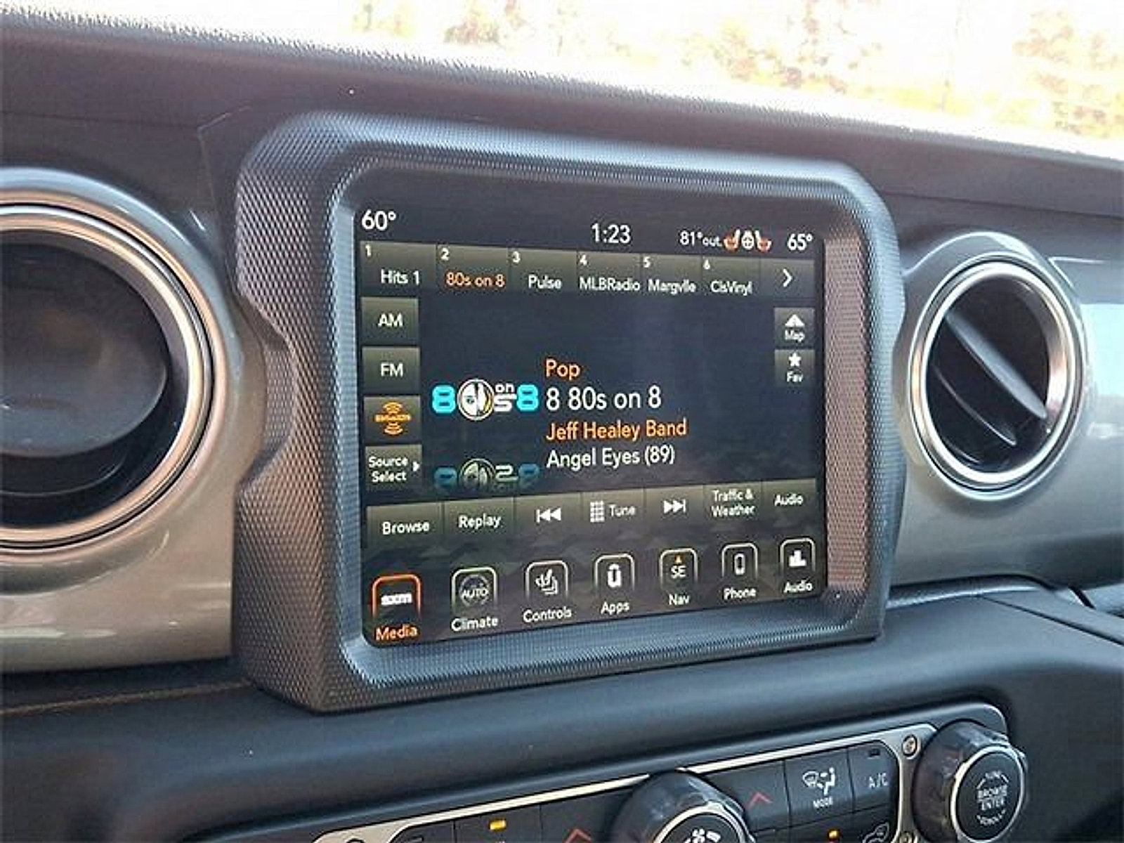 Used 2021 Jeep Wrangler Unlimited Sahara AWD/4WD image 19