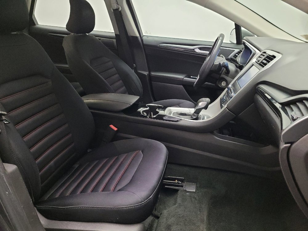 Used 2016 Ford Fusion SE FWD image 21