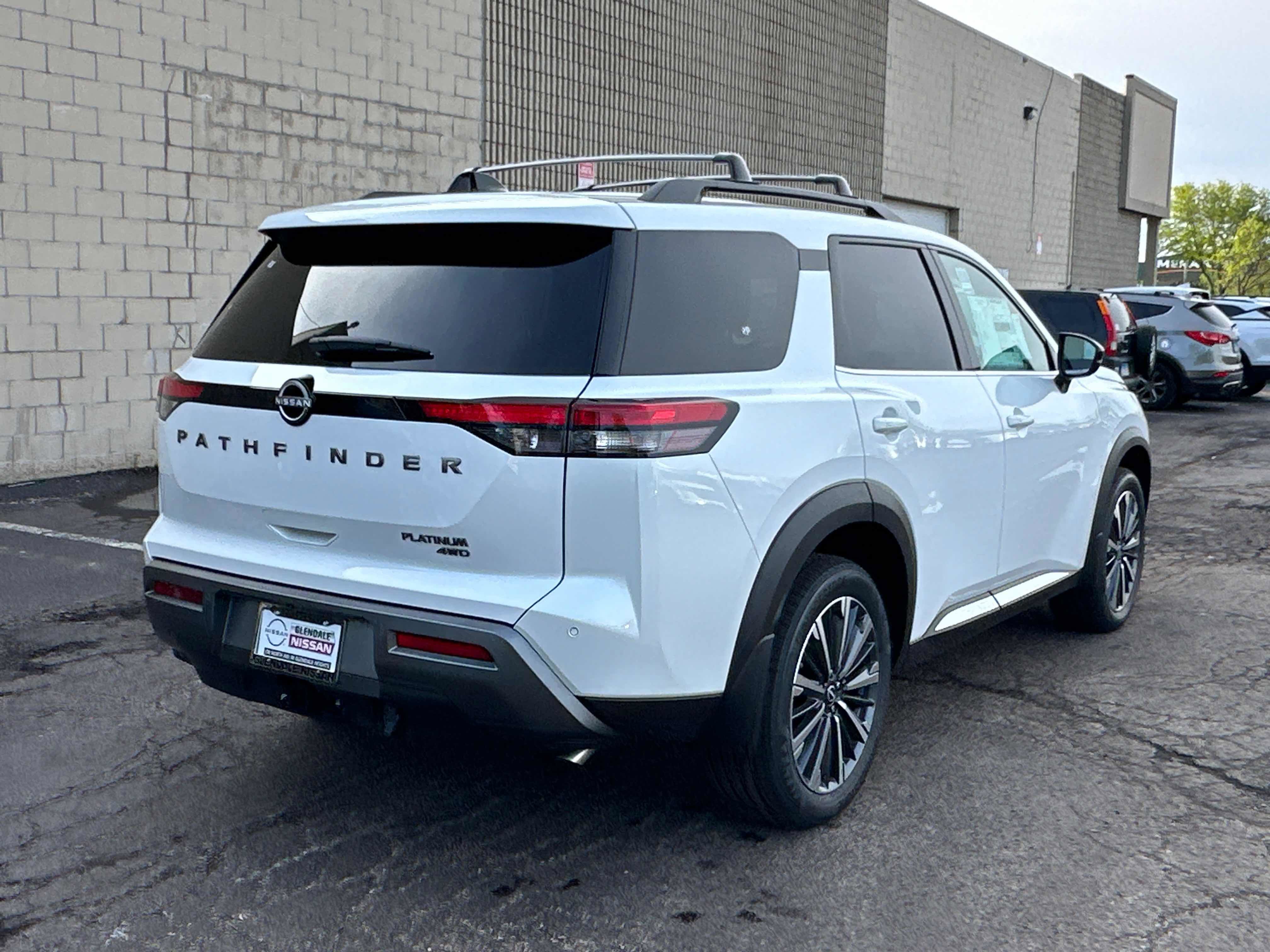 New 2026 Nissan Pathfinder Platinum AWD/4WD image 4