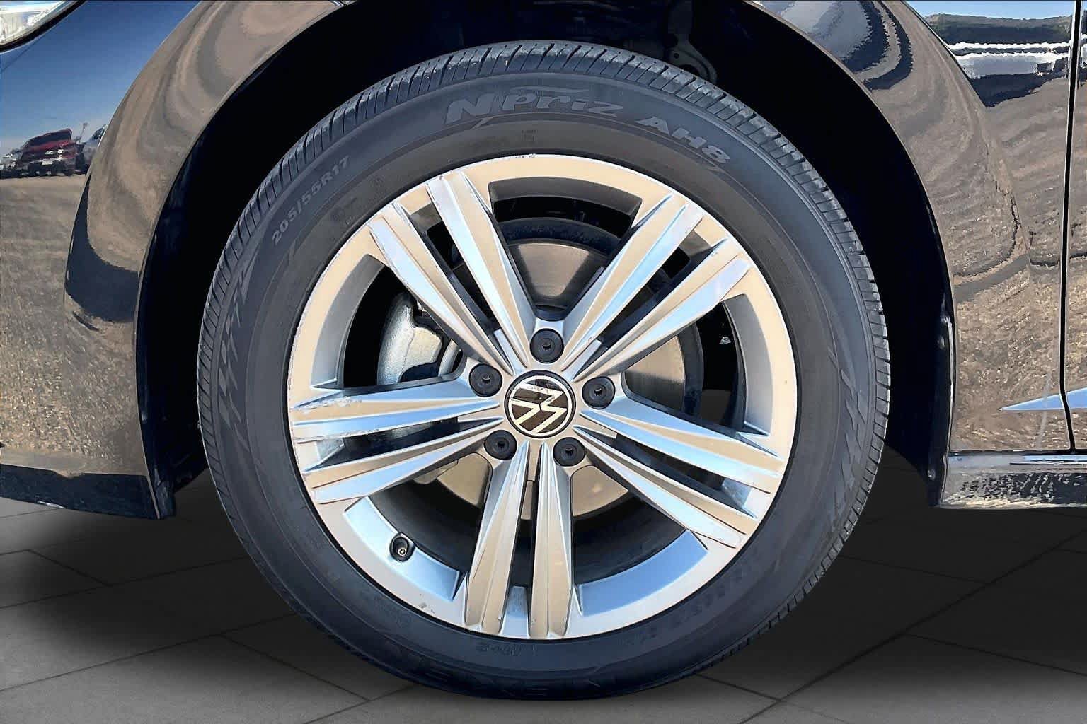 Used 2024 Volkswagen Jetta SE FWD image 10