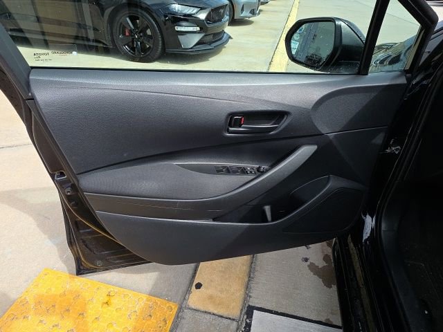 Used 2024 Toyota Corolla LE FWD image 11