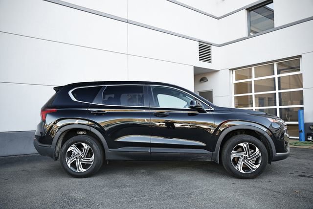 Used 2023 Hyundai Santa Fe SE image 3