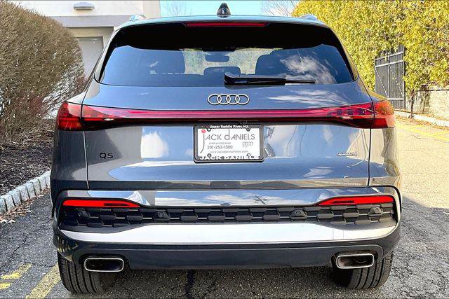 Certified 2025 Audi Q5 Premium w/ Convenience Package image 4