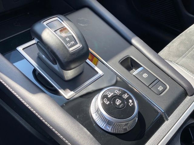 Used 2024 Mitsubishi Outlander SE Black Edition image 13