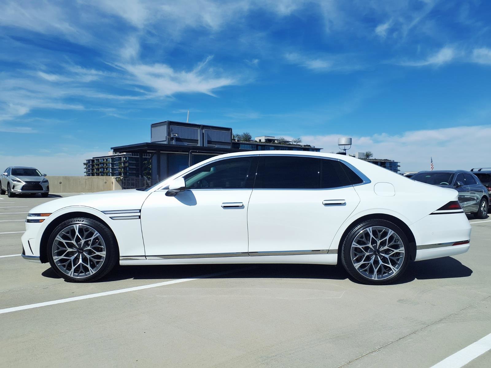 Used 2024 Genesis G90 3.5T AWD/4WD image 3