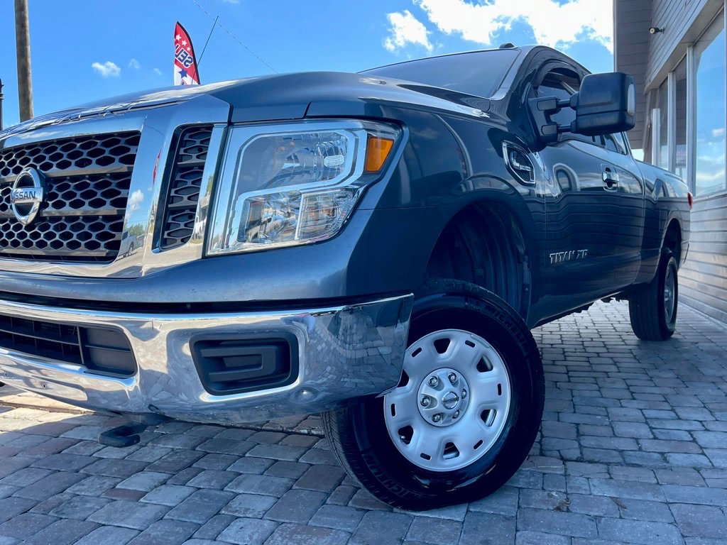Used 2017 Nissan Titan SV AWD/4WD image 21