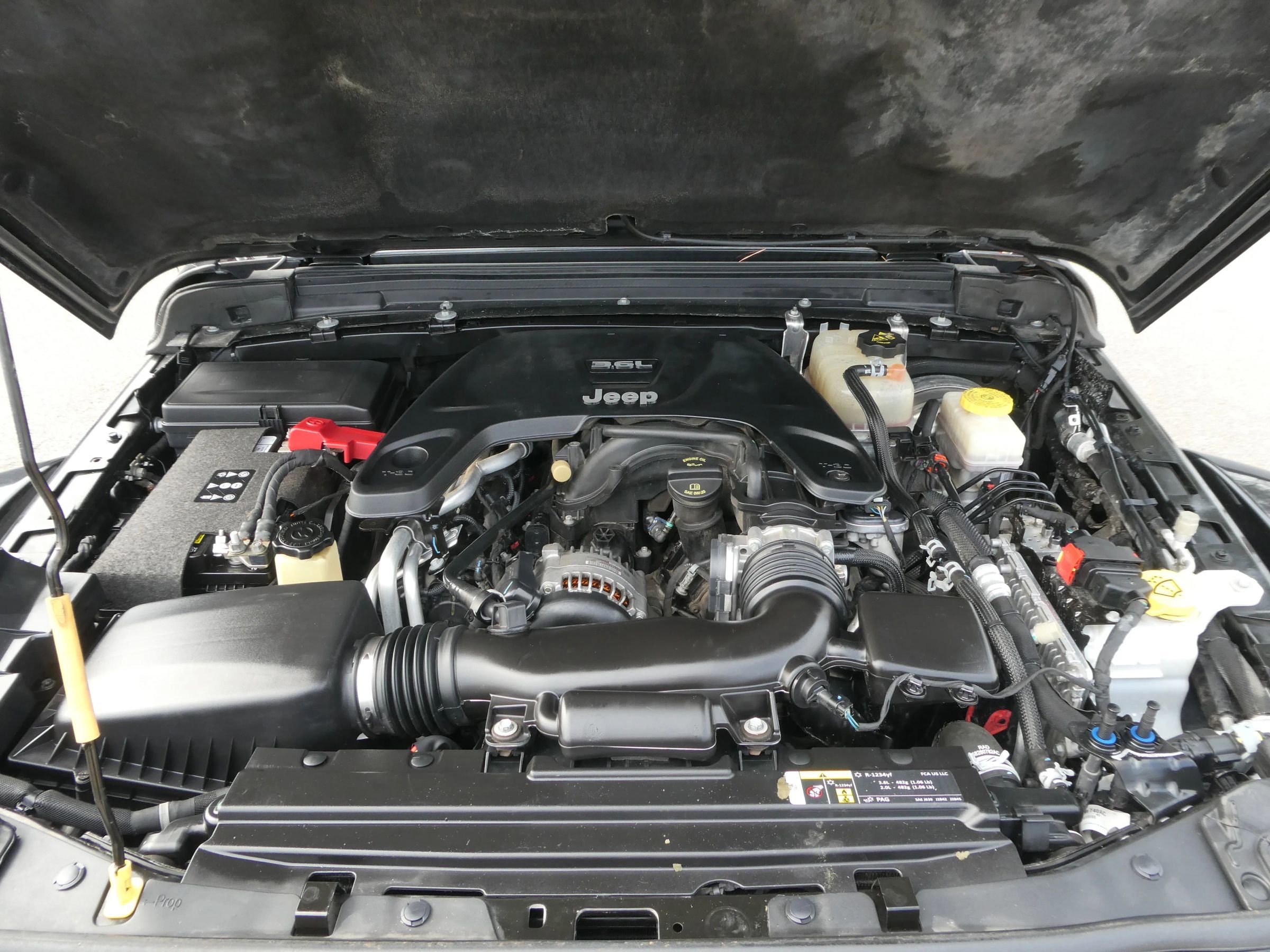 Used 2018 Jeep Wrangler Unlimited Rubicon w/ LED Lighting Group image 28