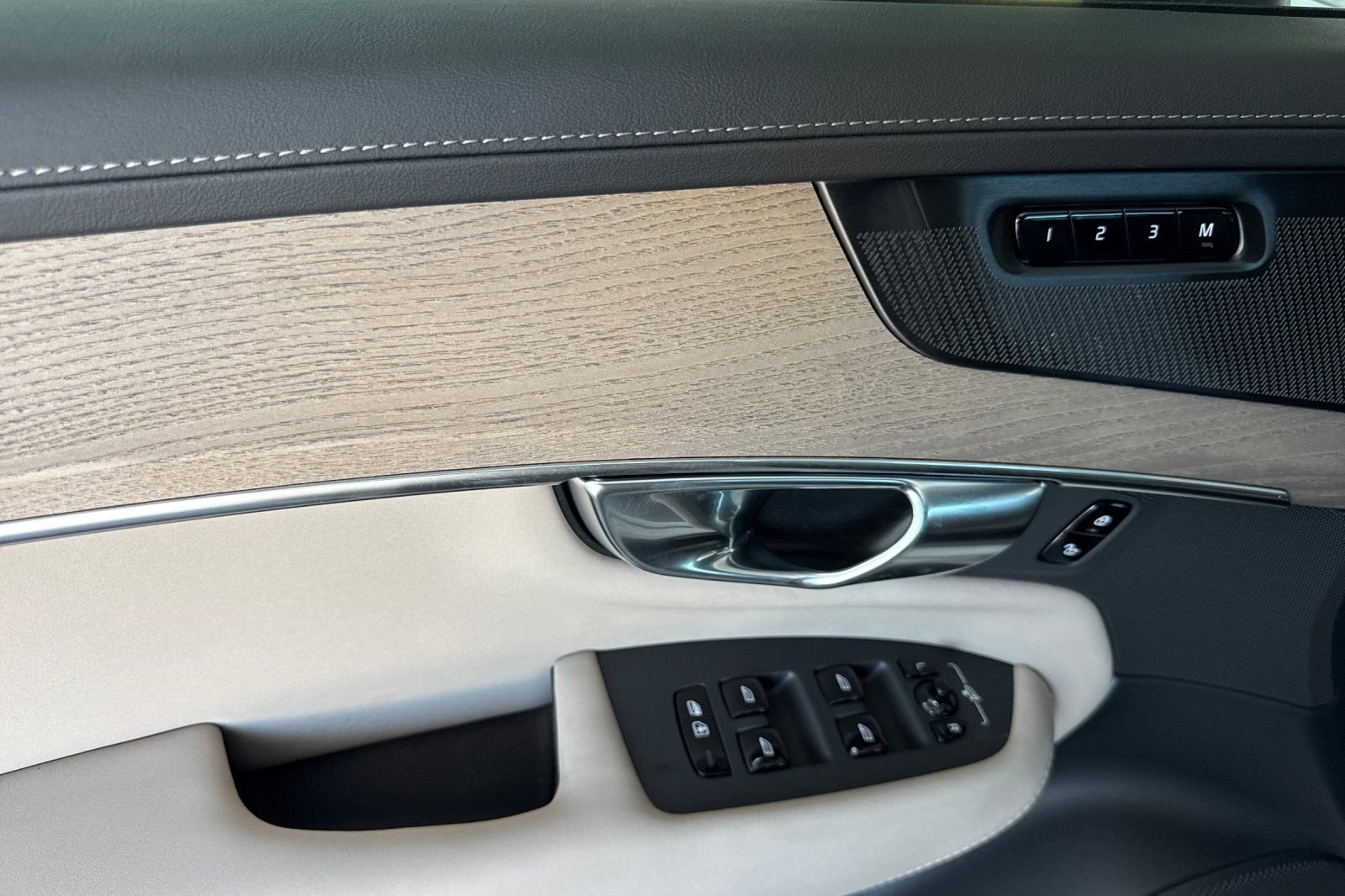 New 2026 Volvo XC90 T8 Ultra image 14