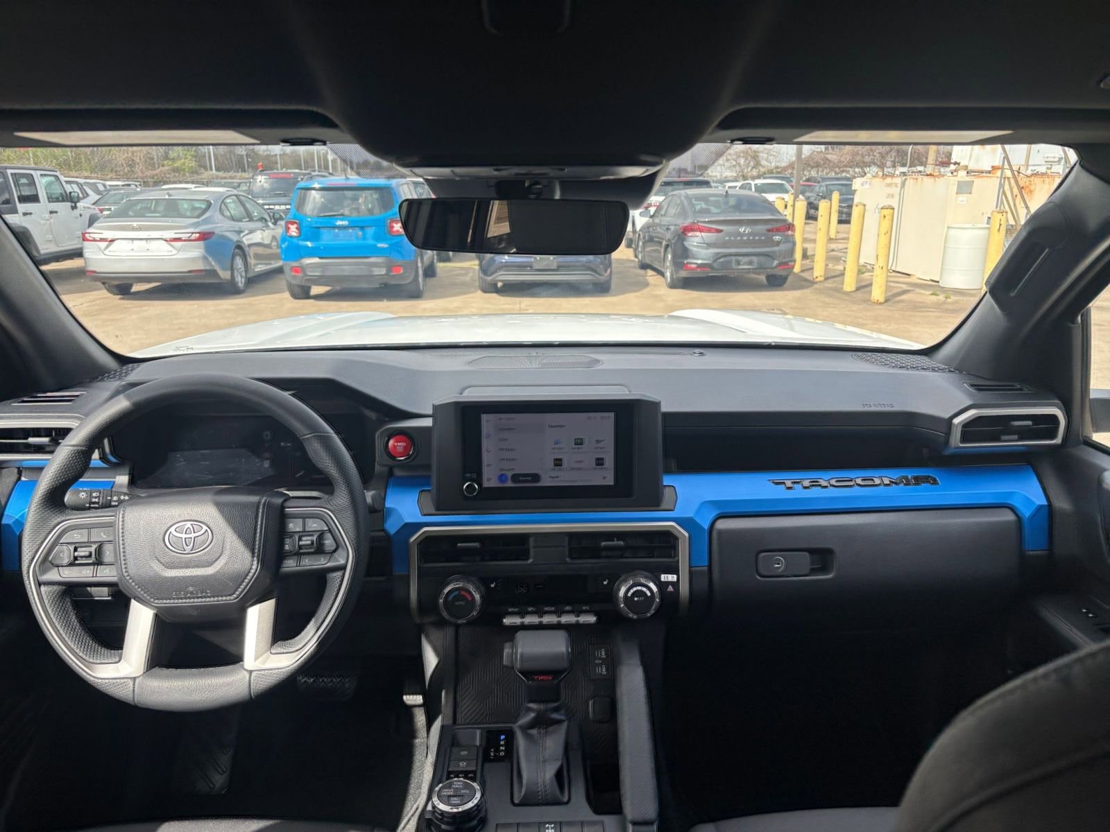 Used 2025 Toyota Tacoma TRD Off-Road image 31