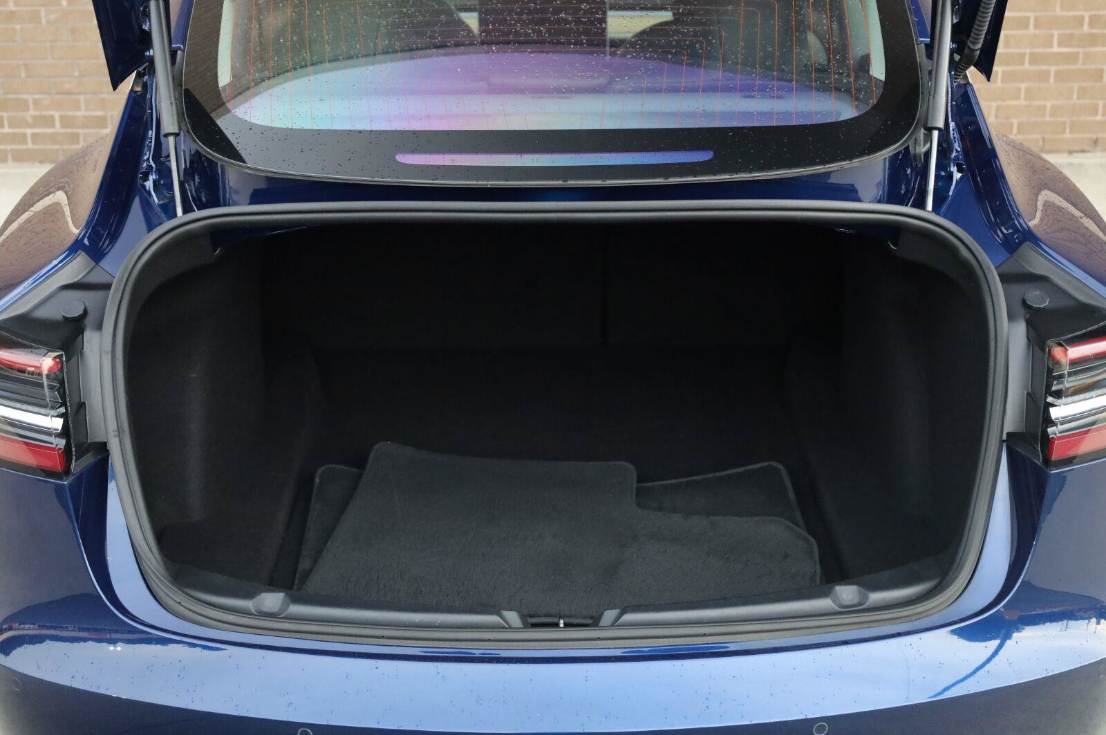 Used 2018 Tesla Model 3 Long Range RWD image 14
