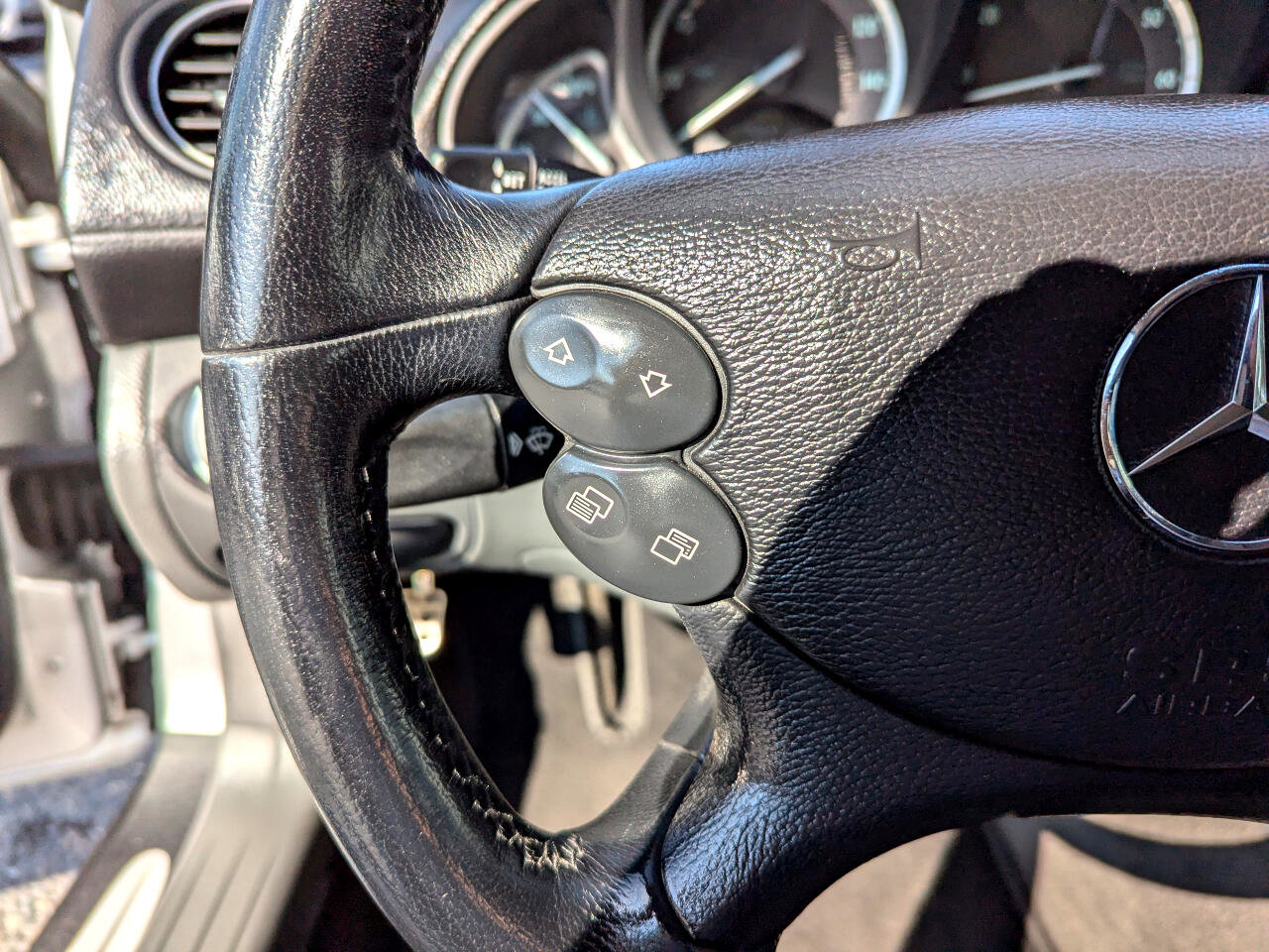 Used 2005 Mercedes-Benz SL 500 image 17