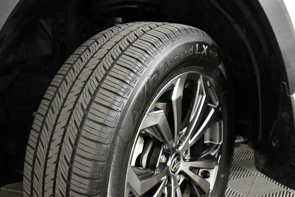 Certified 2022 Toyota RAV4 XLE Premium image 8