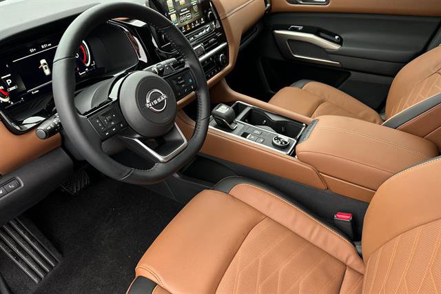 New 2025 Nissan Pathfinder Platinum image 10