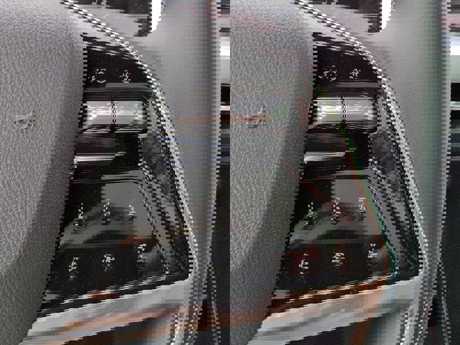 New 2026 Cadillac Escalade IQL Luxury image 16