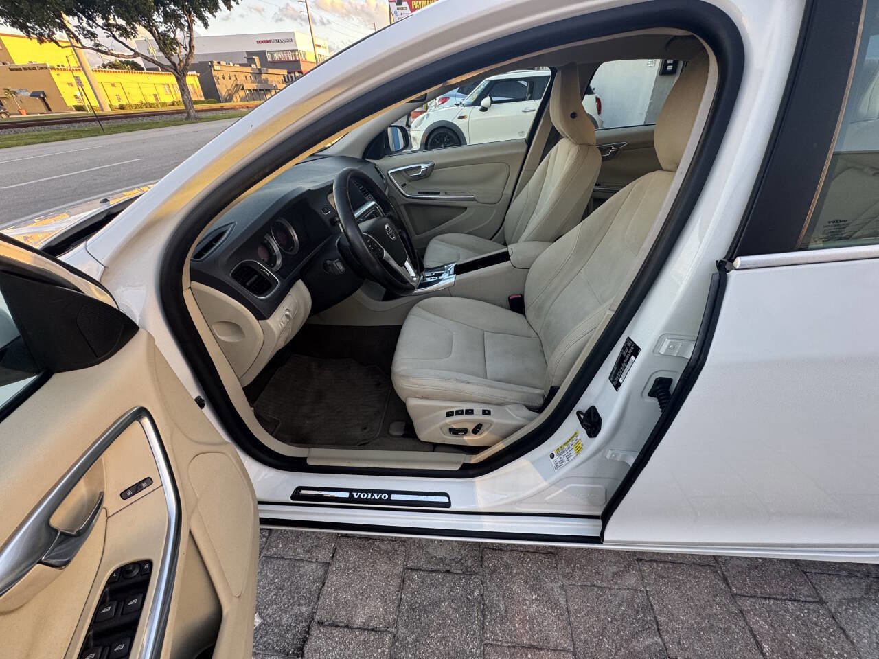 Used 2012 Volvo S60 T5 image 38