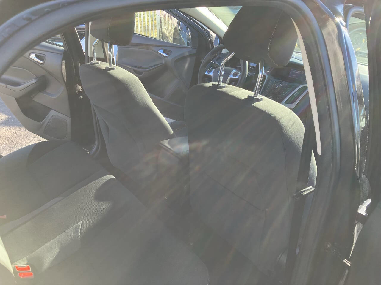 Used 2012 Ford Focus SE image 30