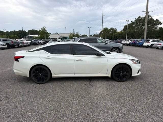 Used 2022 Nissan Altima 2.5 SR w/ Midnight Edition Package FWD image 4