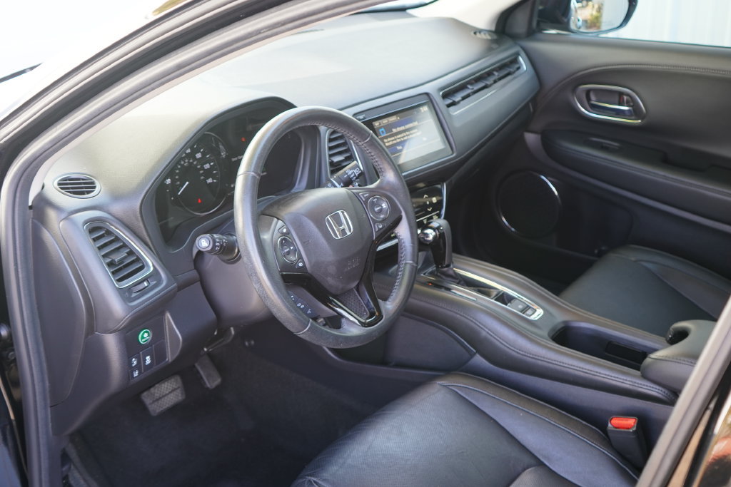 Used 2020 Honda HR-V Touring image 11