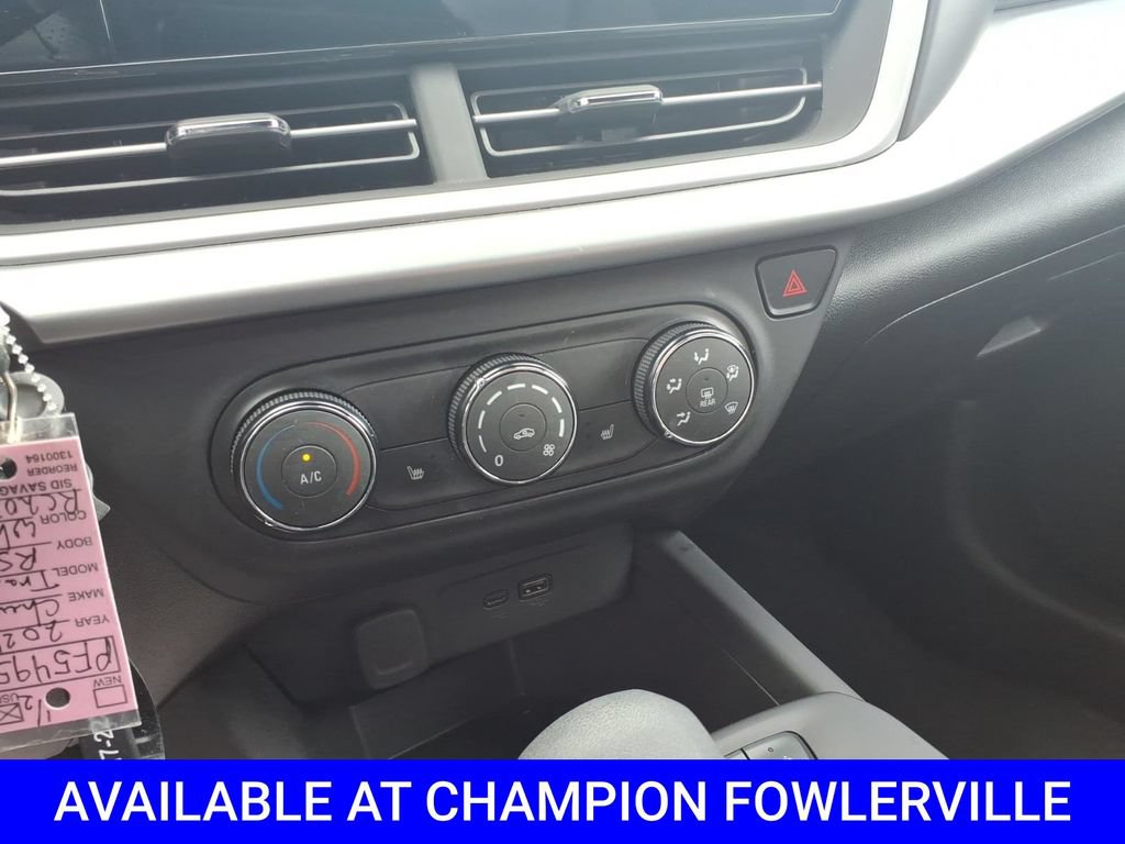 Used 2024 Chevrolet Trax RS w/ Driver Confidence Package FWD image 23