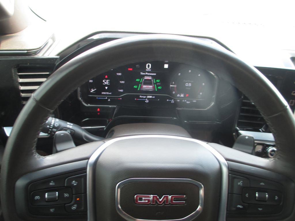 Used 2023 GMC Sierra 1500 SLT w/ SLT Convenience Package AWD/4WD image 32