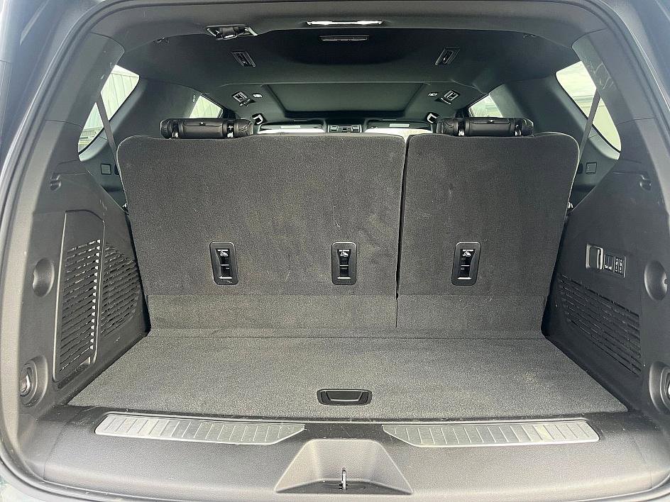 Used 2025 Chevrolet Tahoe Z71 w/ Comfort Package image 29