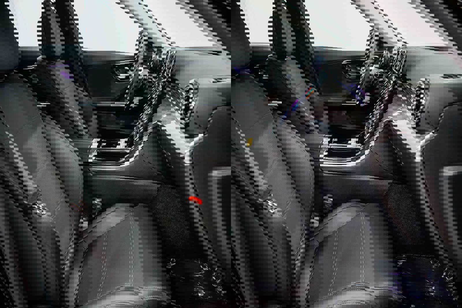 Used 2025 Mercedes-Benz C 300 Sedan image 16