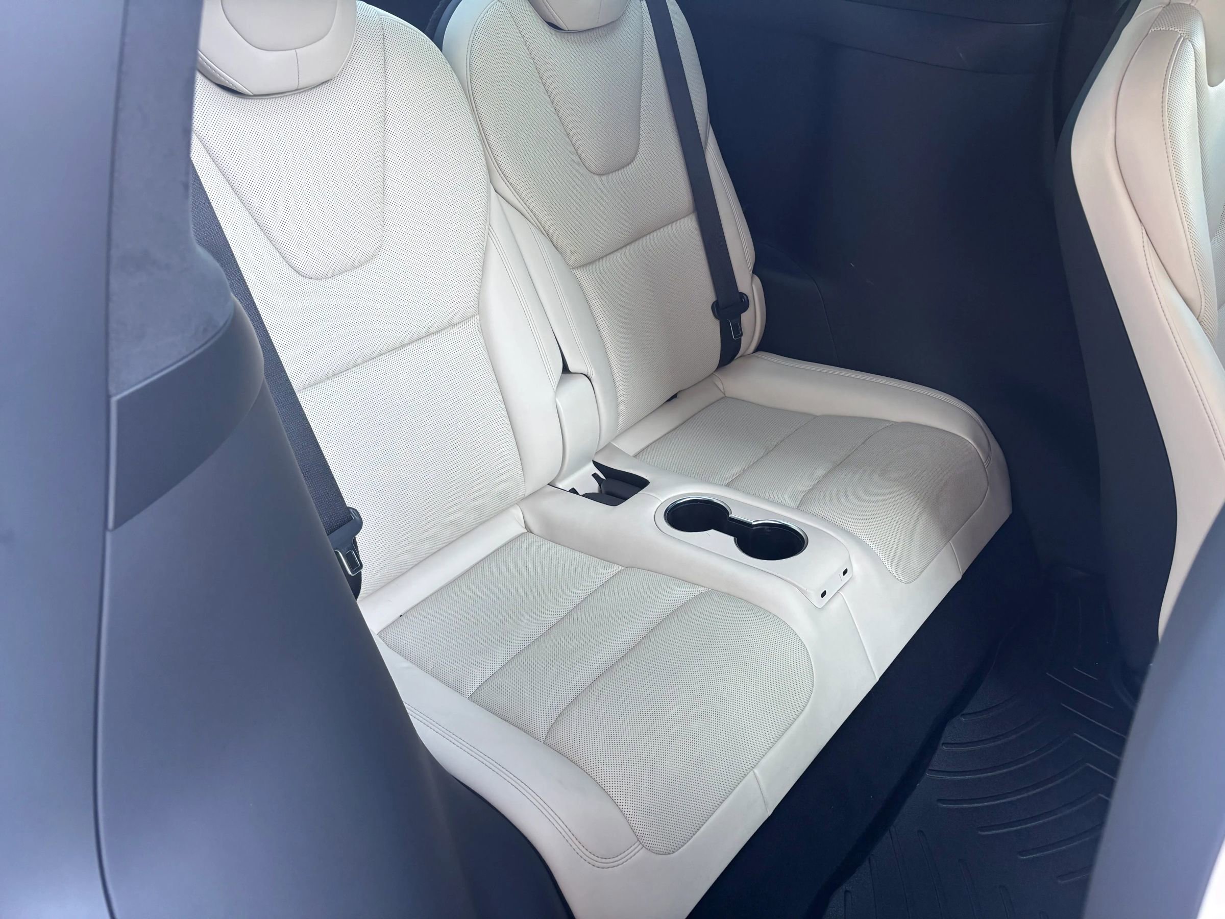 Used 2023 Tesla Model X Standard Sport Utility 4D image 15