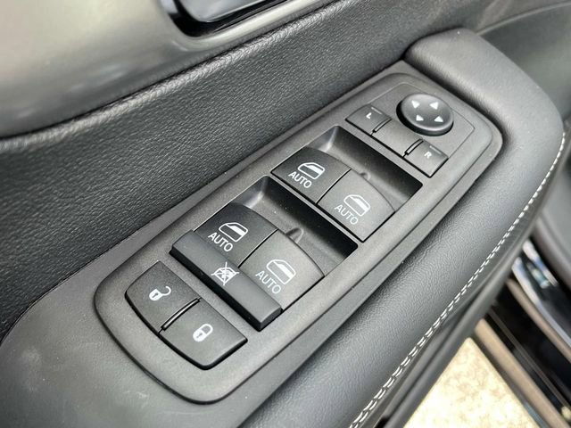 New 2026 Chrysler Pacifica Select FWD image 21